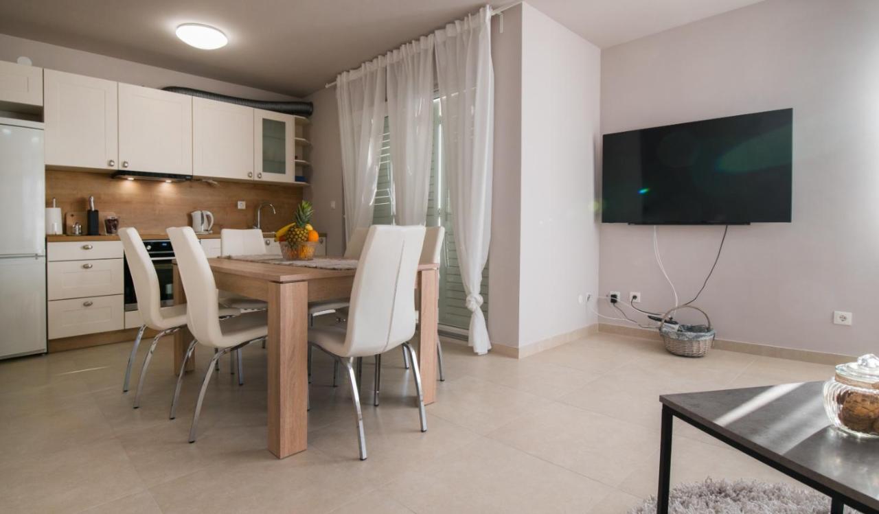 Brand New Aparment With Sea View & Swimming Pool At Ciovo - Villa Fiorentini Τρογκίρ Εξωτερικό φωτογραφία