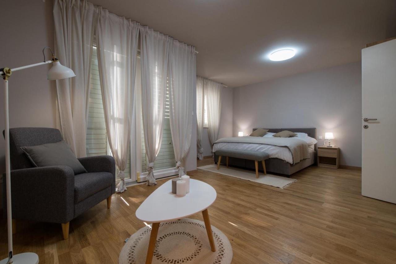 Brand New Aparment With Sea View & Swimming Pool At Ciovo - Villa Fiorentini Τρογκίρ Εξωτερικό φωτογραφία