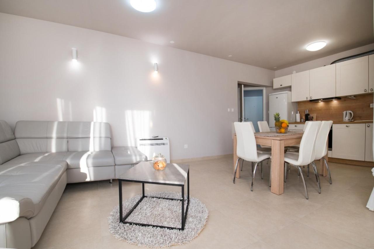 Brand New Aparment With Sea View & Swimming Pool At Ciovo - Villa Fiorentini Τρογκίρ Εξωτερικό φωτογραφία